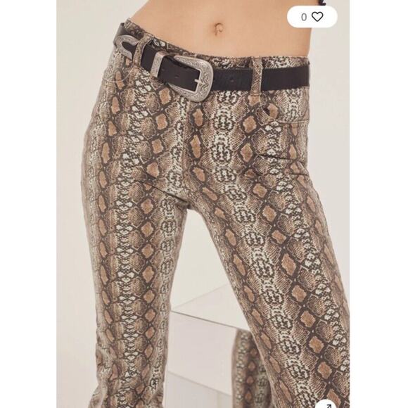 Urban outfitters Snakeskin Mid Rise Stretchy Snakeprint Flare Jean Pants Size 28 - Picture 2 of 9